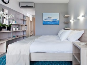 Отель "Yalta Intourist" | 2-местный  стандарт улучшенный (2-спальная кровать и раскладное кресло)