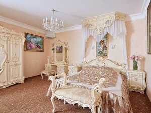 Отель "Чеботаревъ" | 2-местный  1-комнатный  королевский люкс