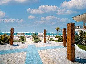 Гостинично-санаторный комплекс "Одиссея Wellness Resort" | Водоемы и пляж