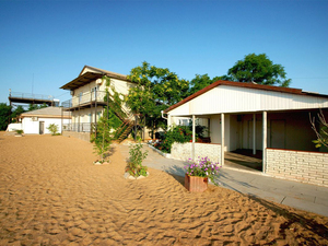 Курортный комплекс "Санвиль Золотой пляж" (бывший ТОК "Золотой пляж") | 5-местный  4-комнатный  домик