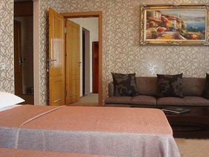 Отель "Украина Палас" | 4-местный  3-комнатный  люкс-коннект