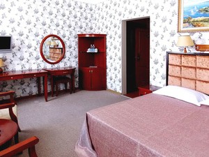 Отель "Украина Палас" | 4-местный  2-комнатный  стандарт-коннект