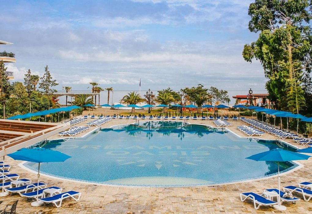 Отель "Dreamland Oasis" |