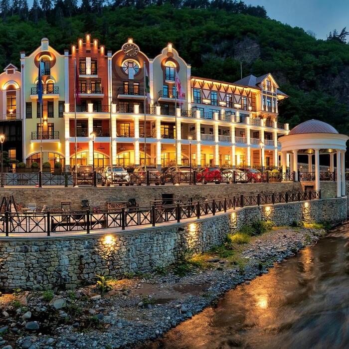 Отель "Crowne Plaza Borjomi" |