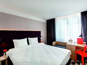 Гостиница "АЗИМУТ Сити Отель Владивосток (б. АЗИМУТ Отель Владивосток)" | Двухместный номер SMART Улучшенный двуспальная кровать