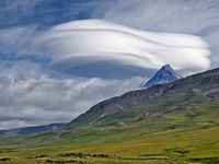 "К вулканам Шивелуч и Толбачик", тур на 8 дней, трекинги + экскурсии, Камчатка | Вулкан Камень